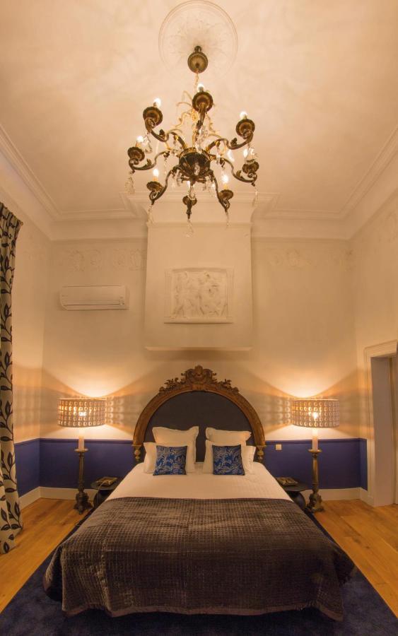 Louise Sur Cour Bed & Breakfast Brussels Exterior photo